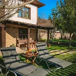 кътче Holiday home Leshten