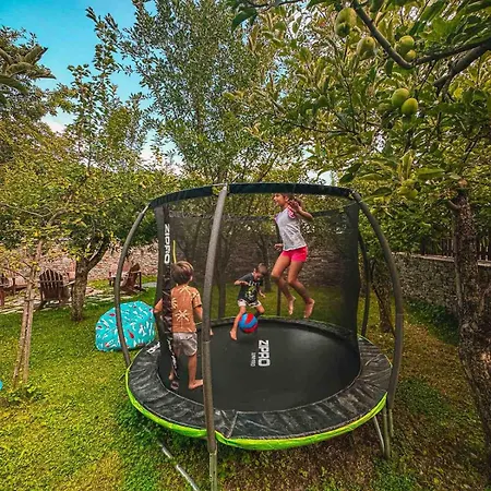 Holiday home кътче Leshten